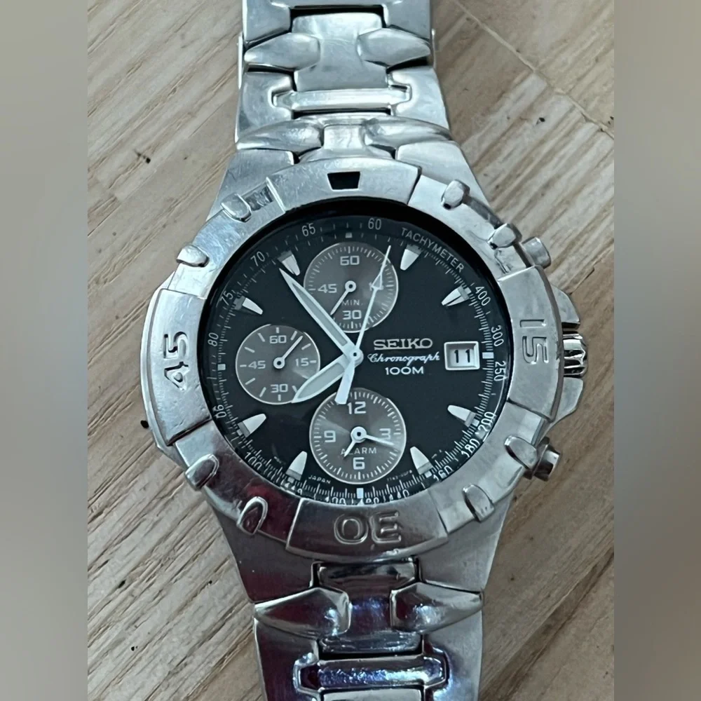 Seiko Chronograph Men’s Watch Rare Vintage Black Dial Date Stainless Bracelet